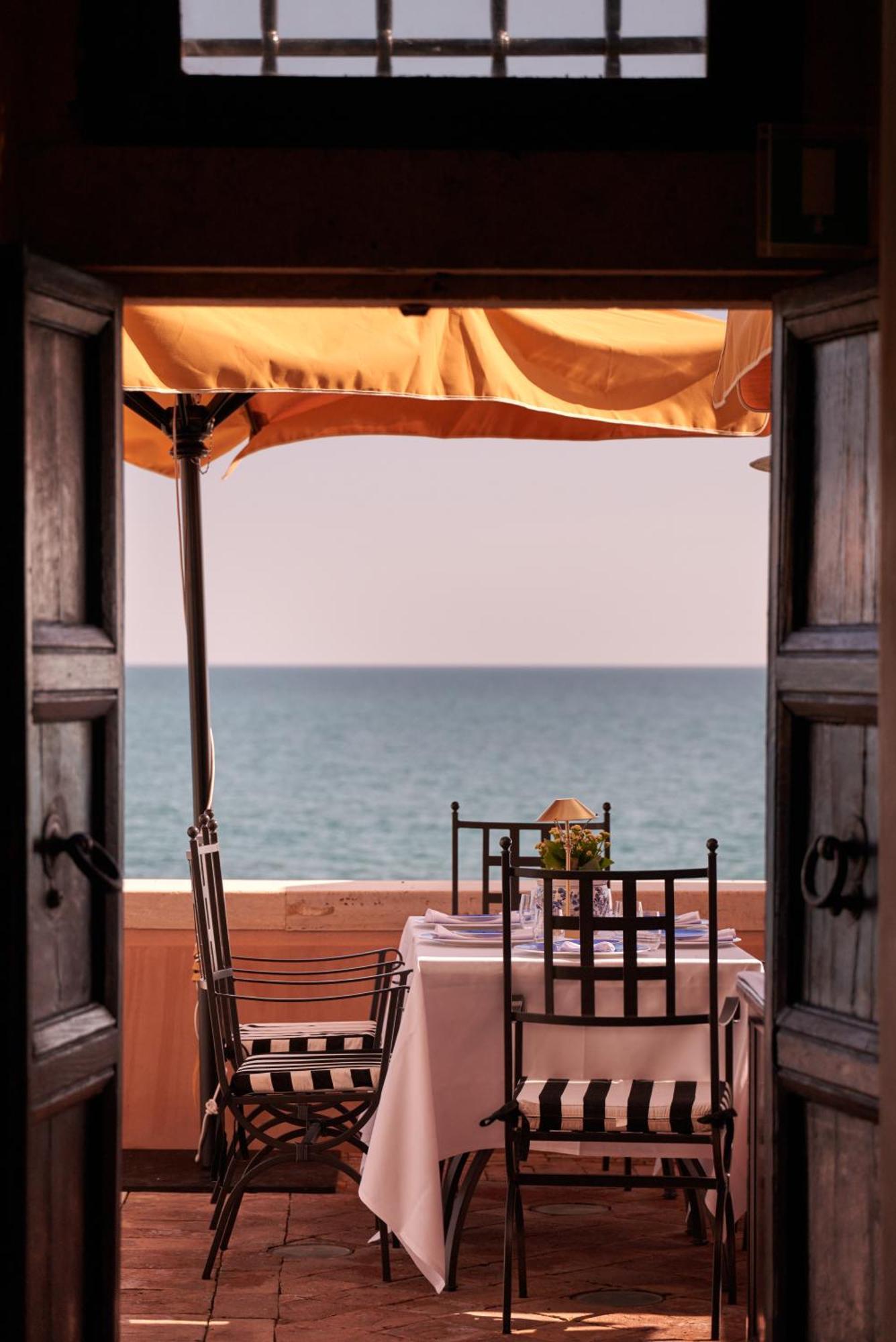 La Posta Vecchia Hotel Ladispoli Exterior photo